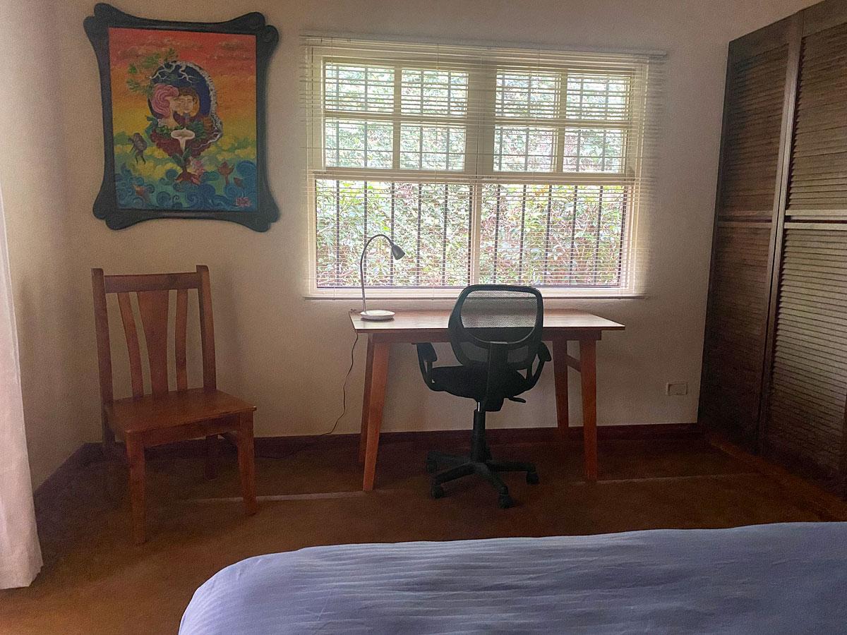 bedroom-desk